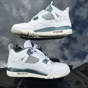 Jordan 4 Retro Oxidized Greens Size Men’s 11 used pair